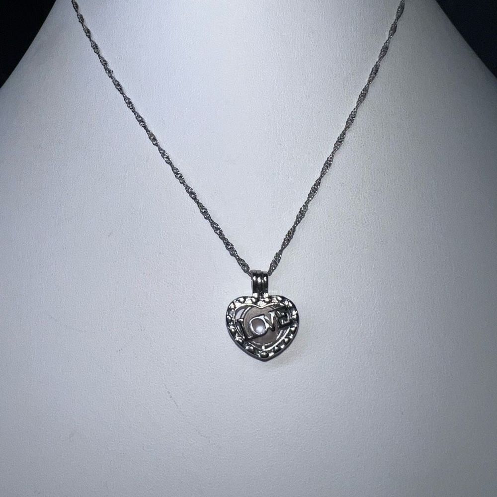 Vintage 18K Gold Plated Wish Oyster Pearl “Love” Heart Necklace - Picture 1 of 9